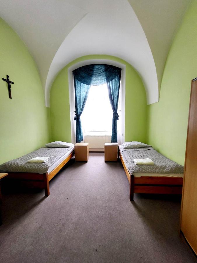 Diecezjalny Dom Formacyjny Apartment Nysa Luaran gambar