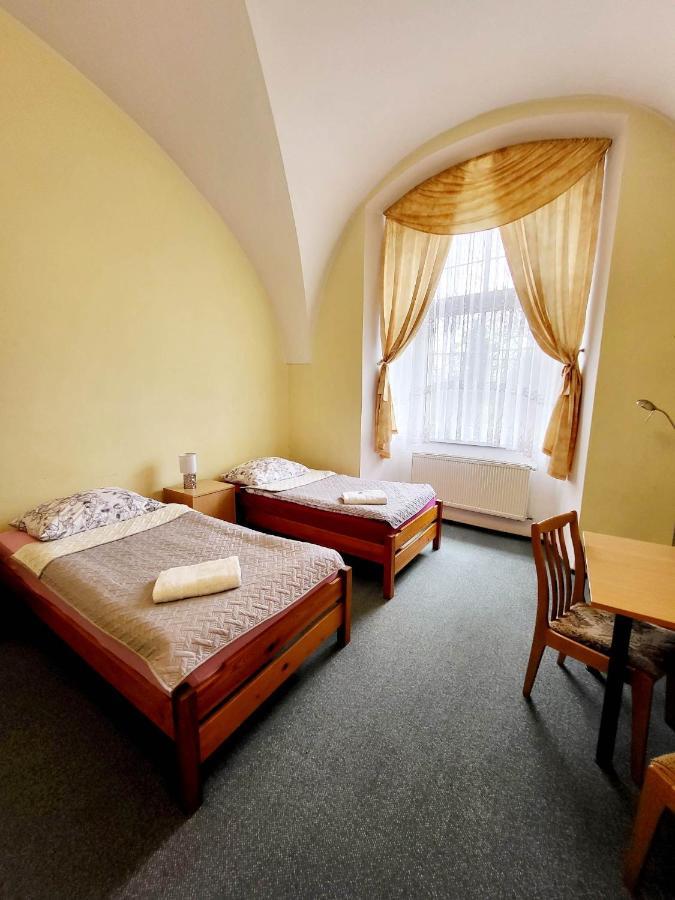 Diecezjalny Dom Formacyjny Apartment Nysa Luaran gambar