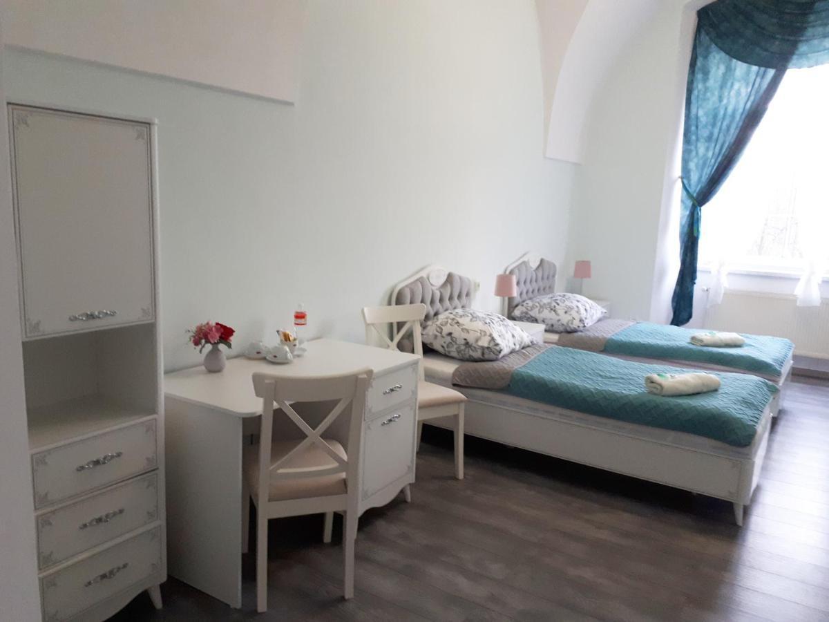 Diecezjalny Dom Formacyjny Apartment Nysa Luaran gambar