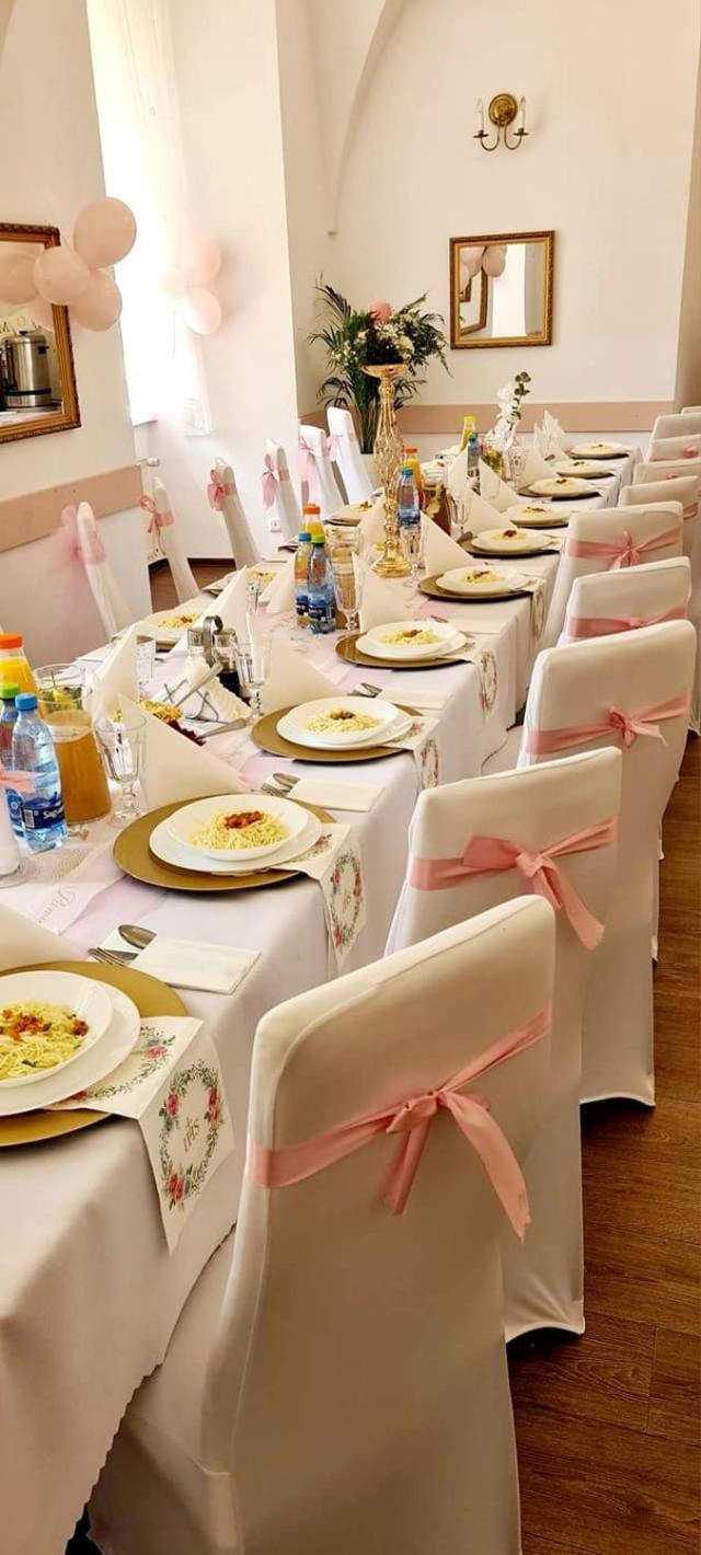 Diecezjalny Dom Formacyjny Apartment Nysa Luaran gambar