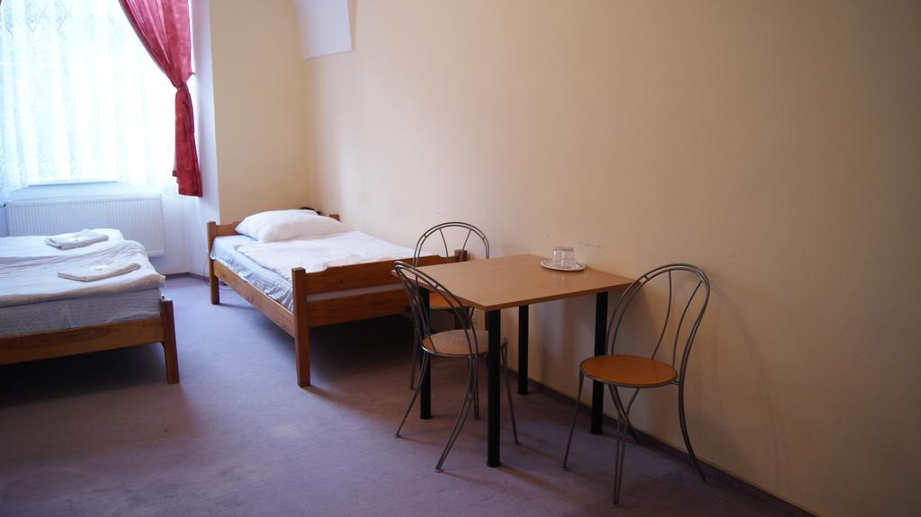 Diecezjalny Dom Formacyjny Apartment Nysa Luaran gambar