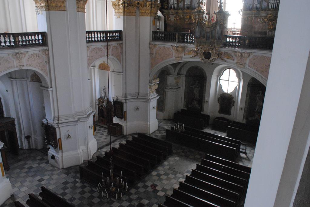 Diecezjalny Dom Formacyjny Apartment Nysa Luaran gambar