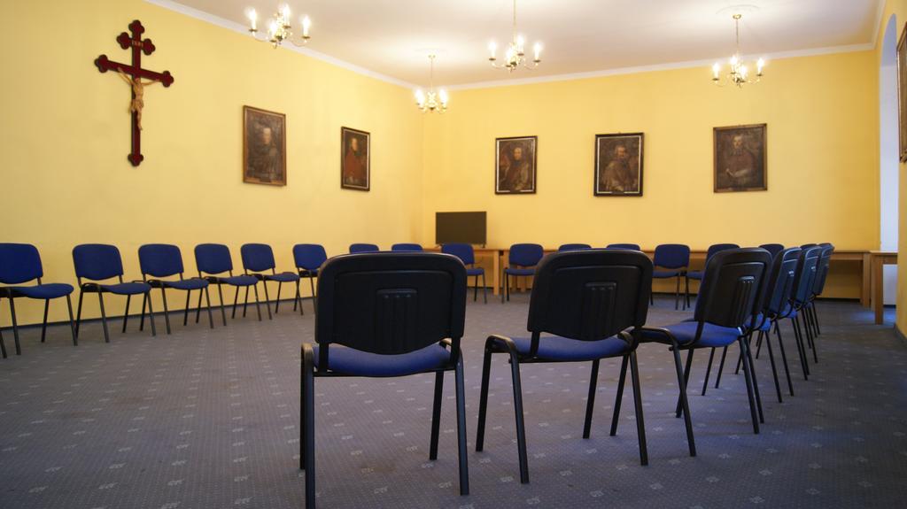 Diecezjalny Dom Formacyjny Apartment Nysa Luaran gambar
