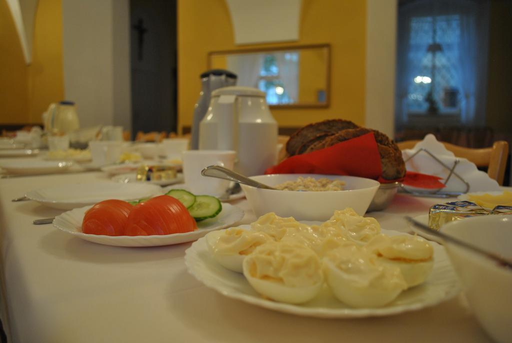 Diecezjalny Dom Formacyjny Apartment Nysa Luaran gambar
