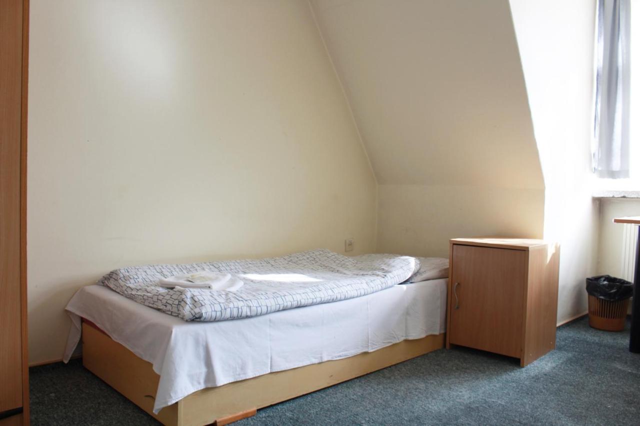 Diecezjalny Dom Formacyjny Apartment Nysa Luaran gambar