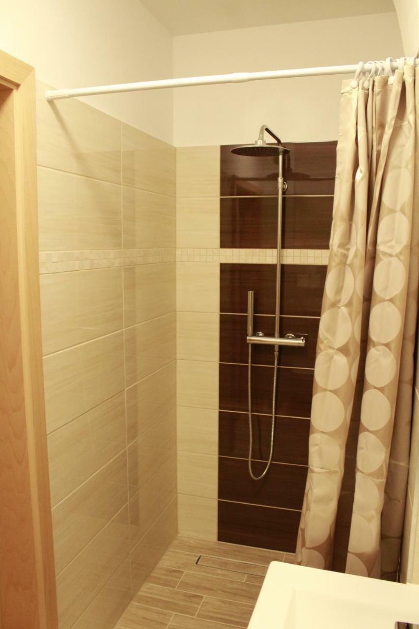 Diecezjalny Dom Formacyjny Apartment Nysa Luaran gambar