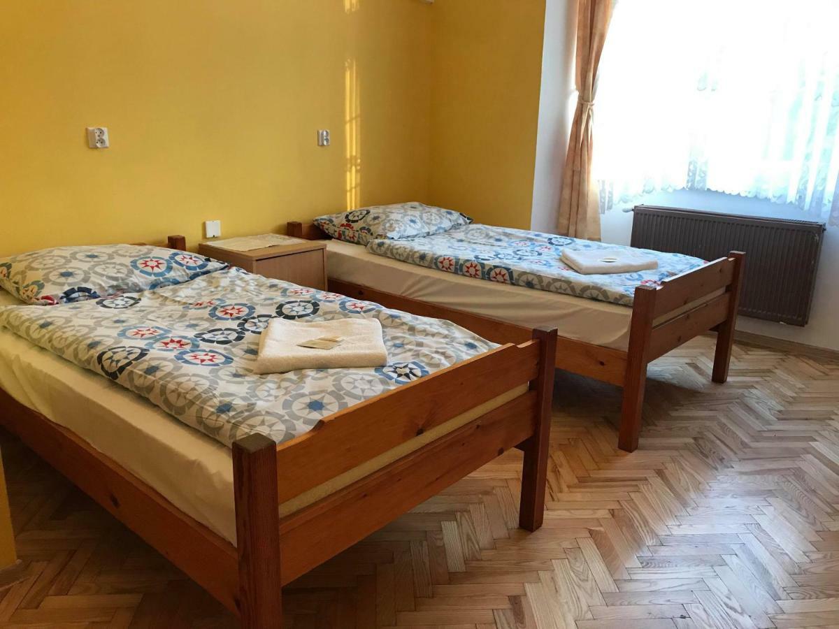 Diecezjalny Dom Formacyjny Apartment Nysa Luaran gambar